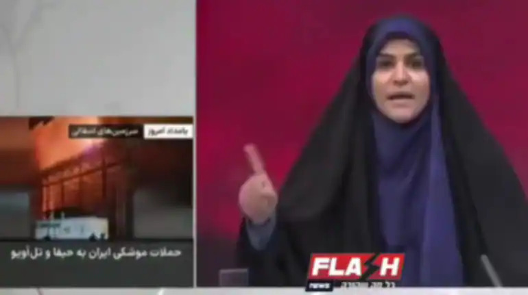 Video Đài truyền hình nhà nước Iran bị trúng bom của Israel