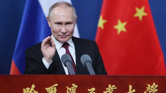 Cháu gái Tổng thống Nga Putin nói tiếng Trung trôi chảy