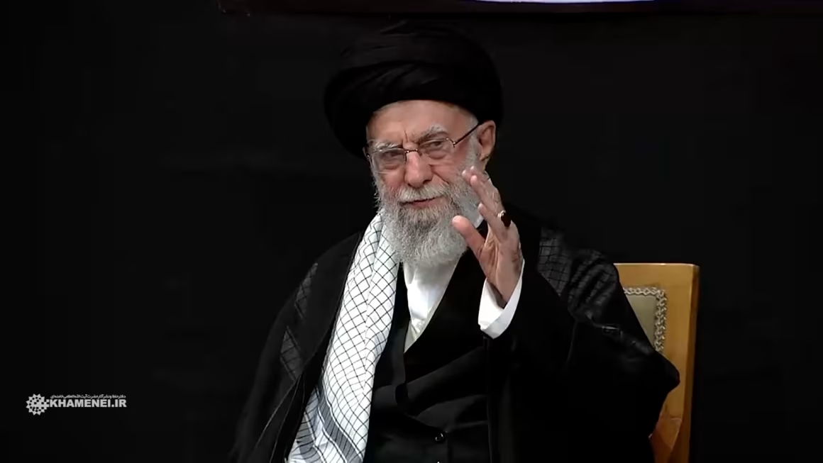 Lãnh đạo tối cao Iran lần đầu xuất hiện trước công chúng sau xung đột với Israel
