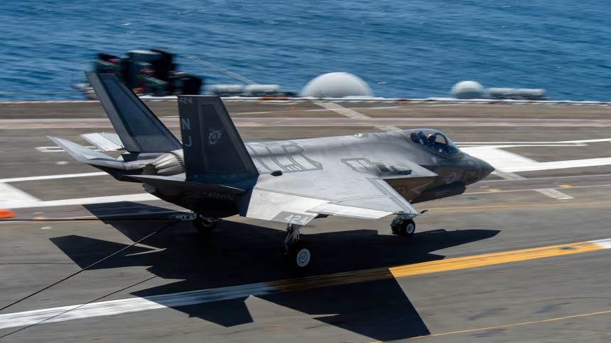 Tiêm kích F-35 của Hải quân Mỹ rơi gần căn cứ