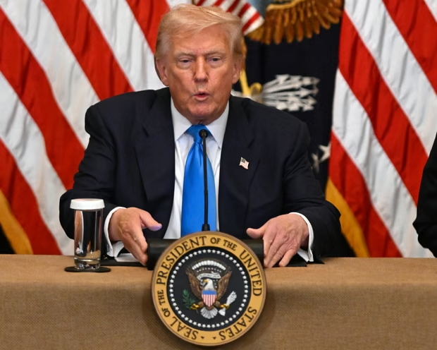 Tổng thống Mỹ Donald Trump ký sắc lệnh áp thuế mới với hàng chục quốc gia