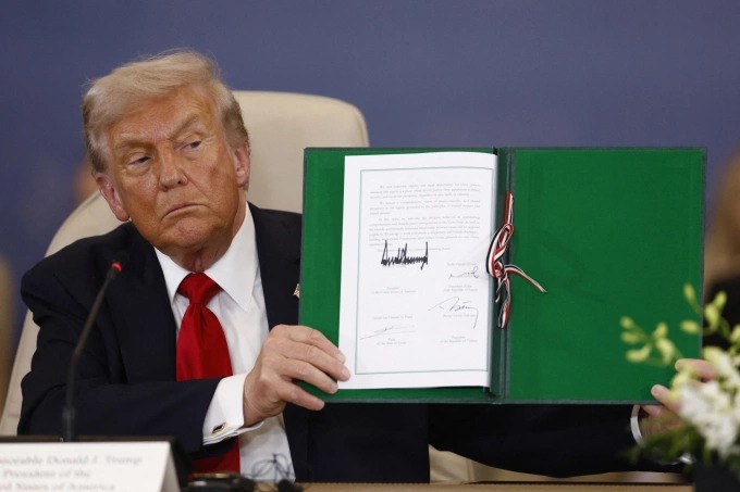 Tổng thống Trump và lãnh đạo các nước ký thỏa thuận hòa bình Gaza