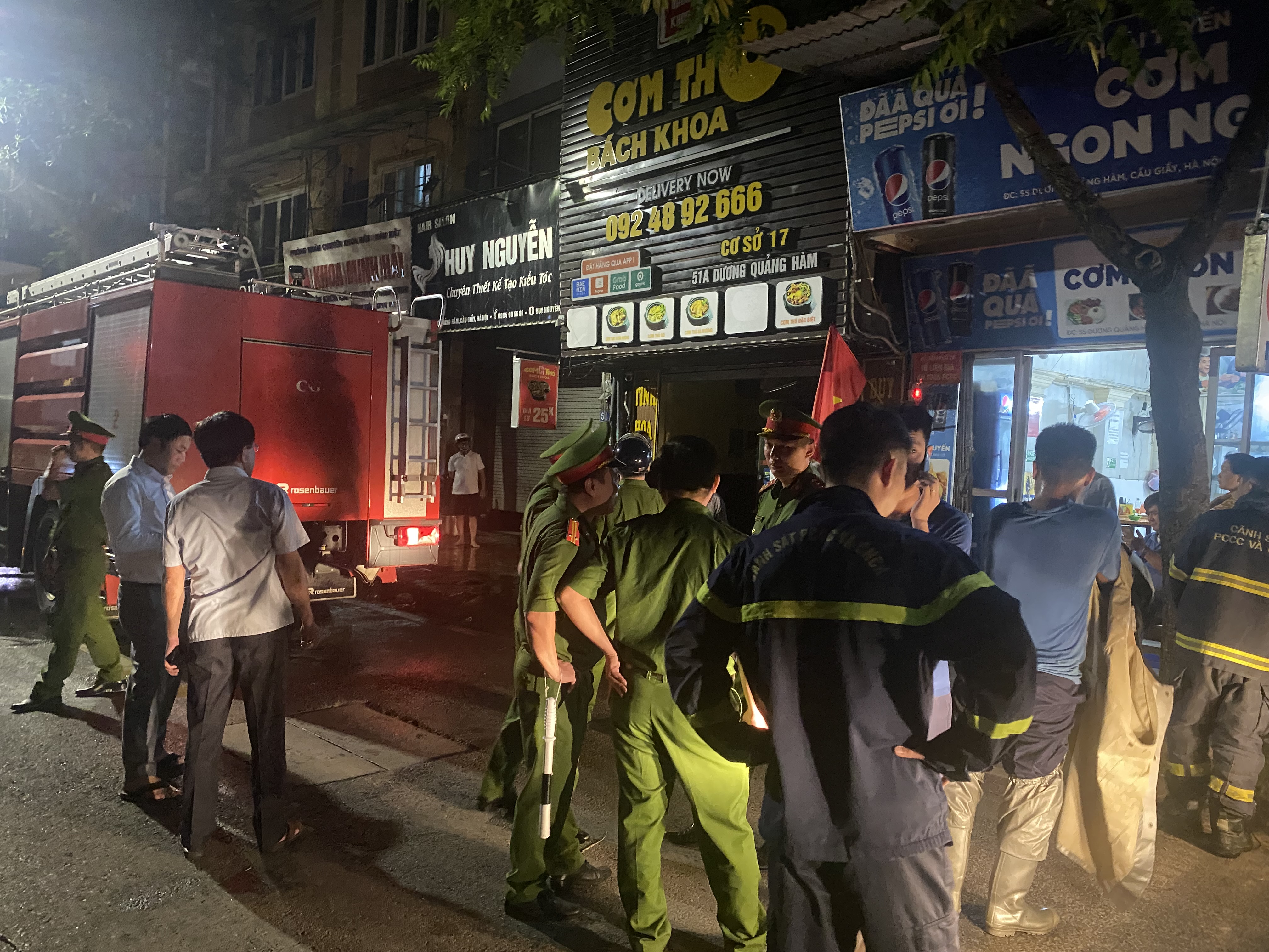 Kịp thời dập tắt đám cháy tại ngôi nhà 3 tầng ở phường Nghĩa Đô