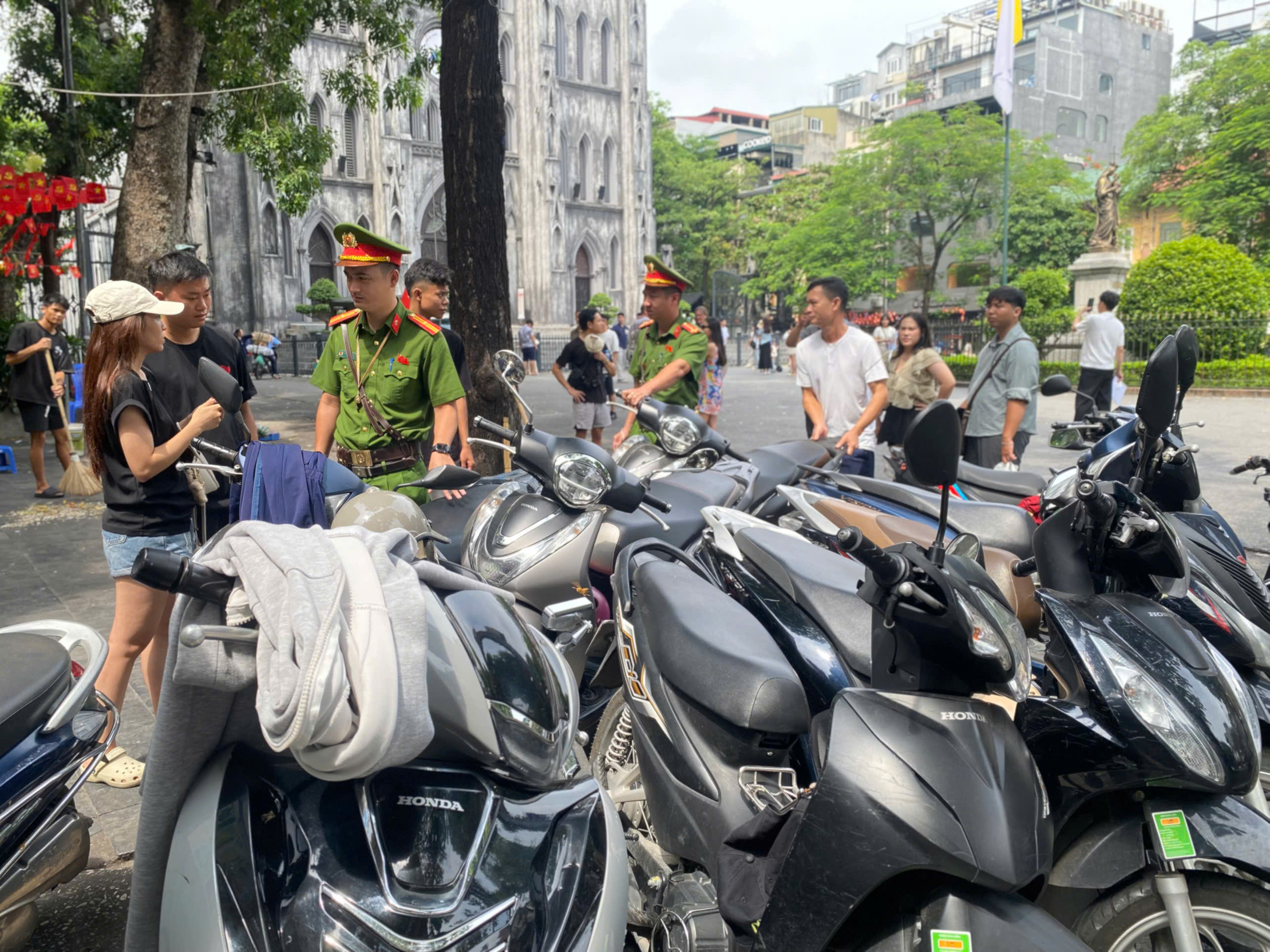 Lời giải cho "bài toán" trật tự đô thị ở phường Hoàn Kiếm