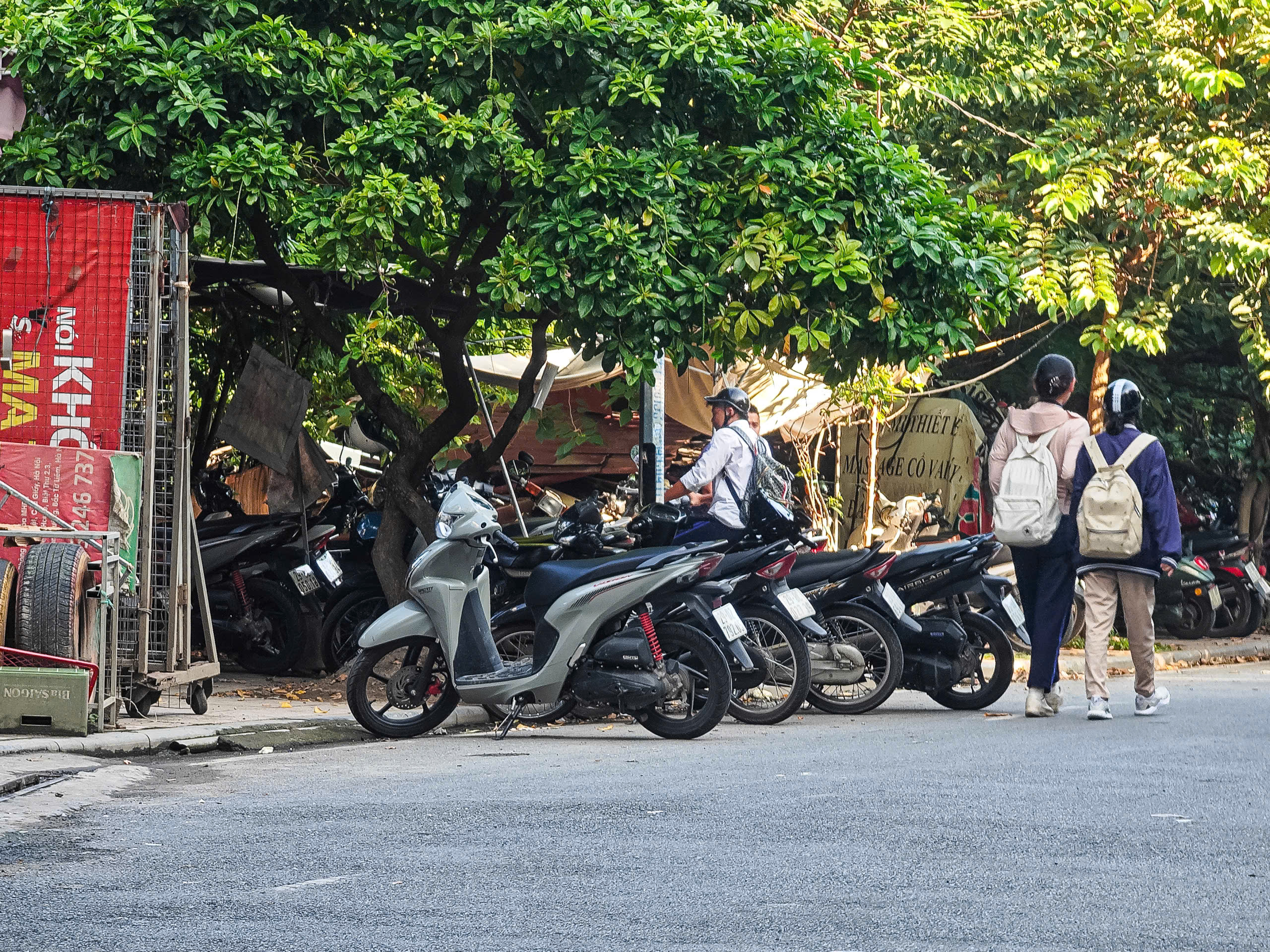 Xử phạt nghiêm học sinh chưa đủ tuổi sử dụng xe máy có dung tích trên 50CC