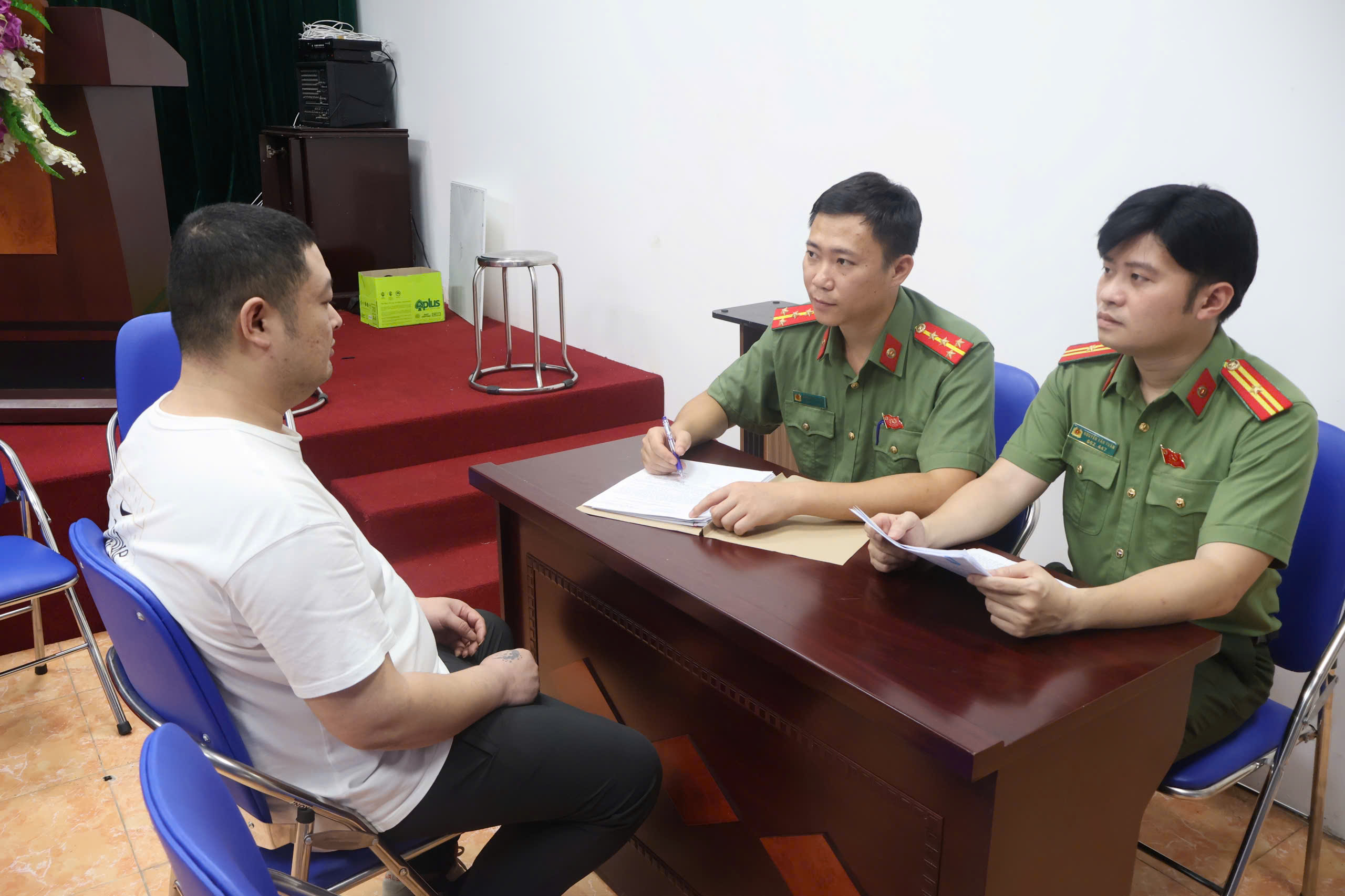 Giấu thân phận, người đàn ông nước ngoài nhập cảnh trái phép vào Việt Nam