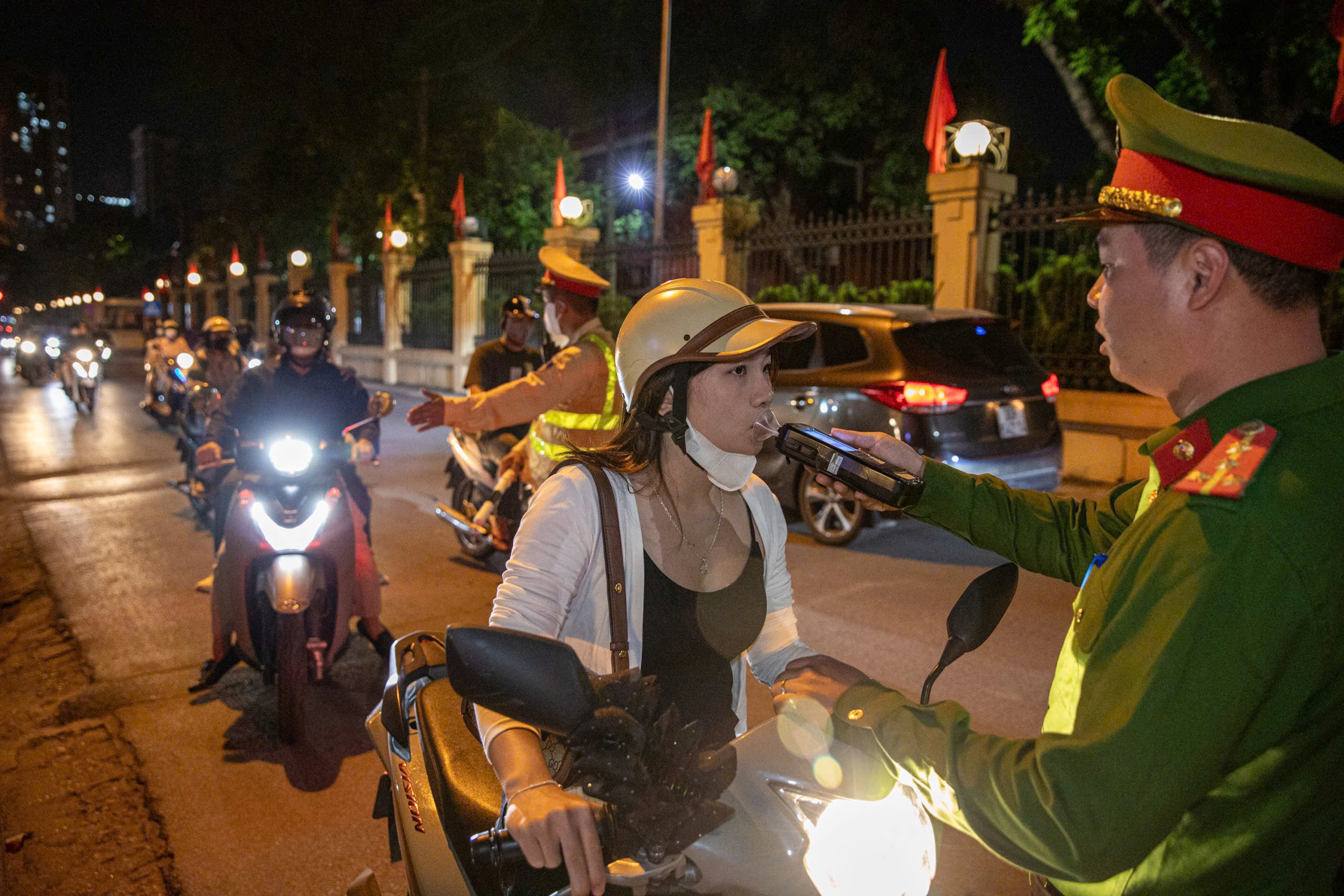 Một ngày phát hiện hơn 400 lái xe vi phạm nồng độ cồn