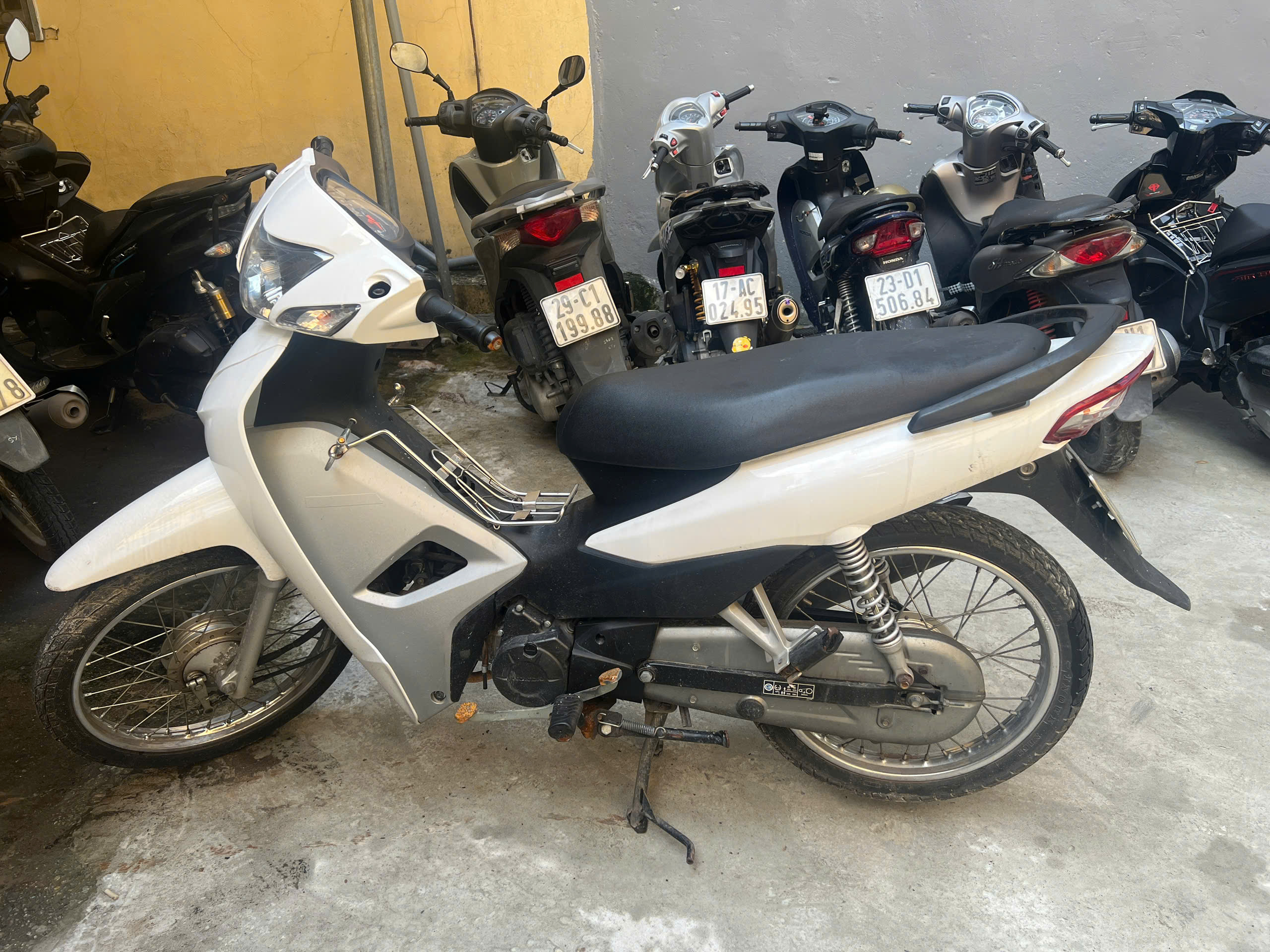 Tìm chủ sở hữu chiếc xe máy trong vụ mua bán trái phép chất ma túy ở phường Cửa Nam