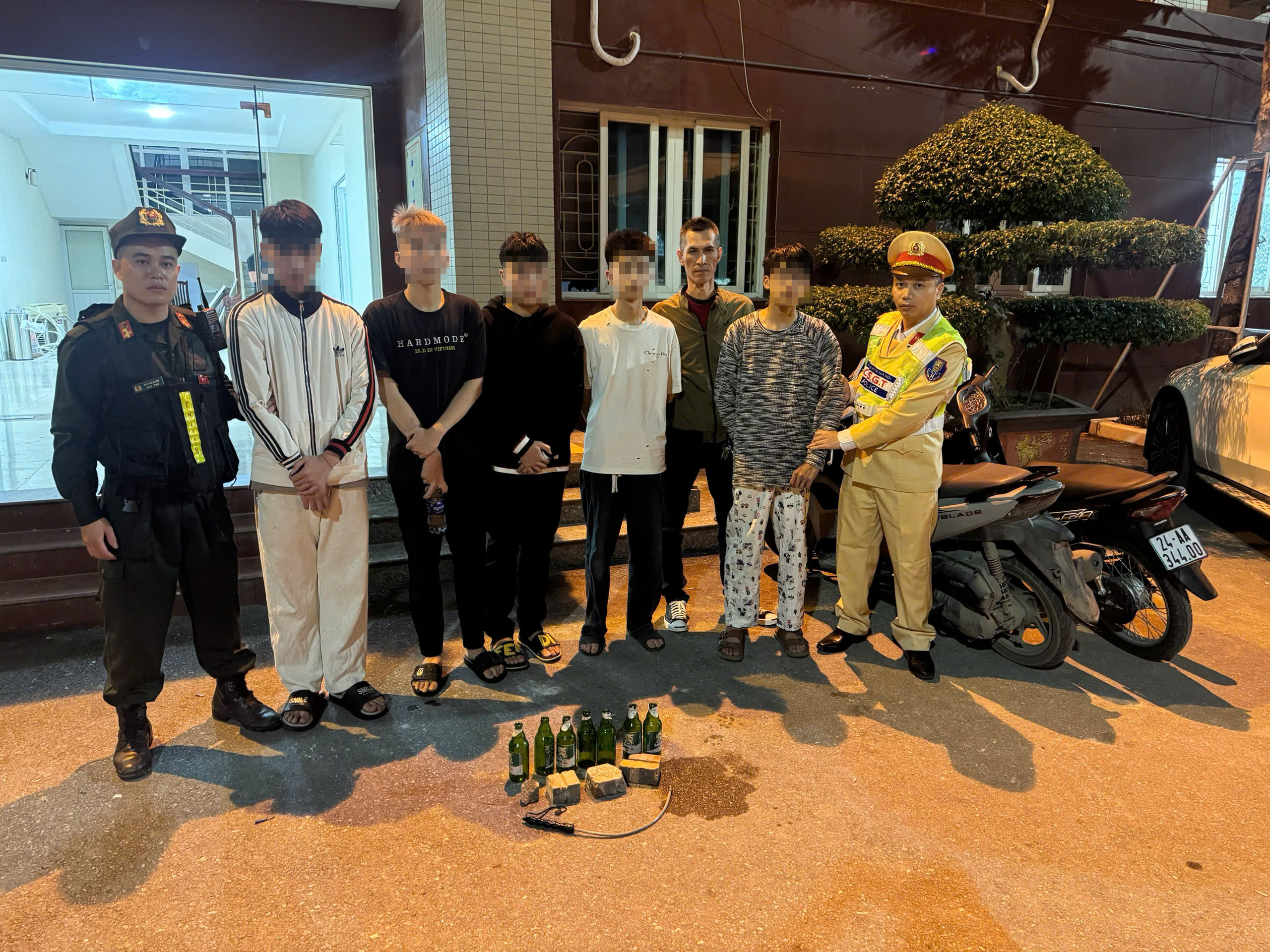 Tổ công tác Y10/141 vây bắt nhóm thanh, thiếu niên mang hung khí đi đánh nhau