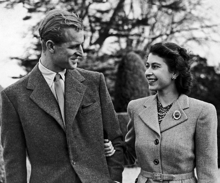 Những bức ảnh thời trẻ hiếm có của Nữ hoàng Anh Elizabeth II