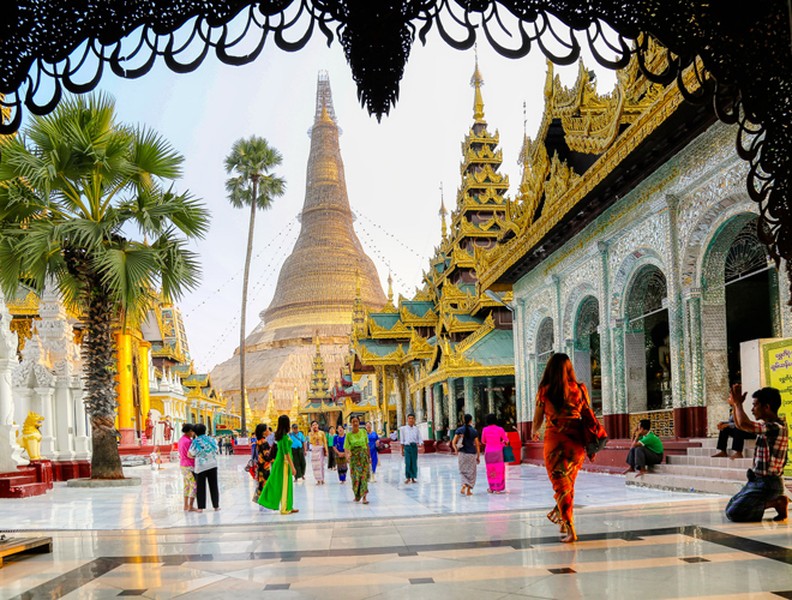 Khám phá ngôi chùa được làm từ 70 tấn vàng linh thiêng nhất Myanmar