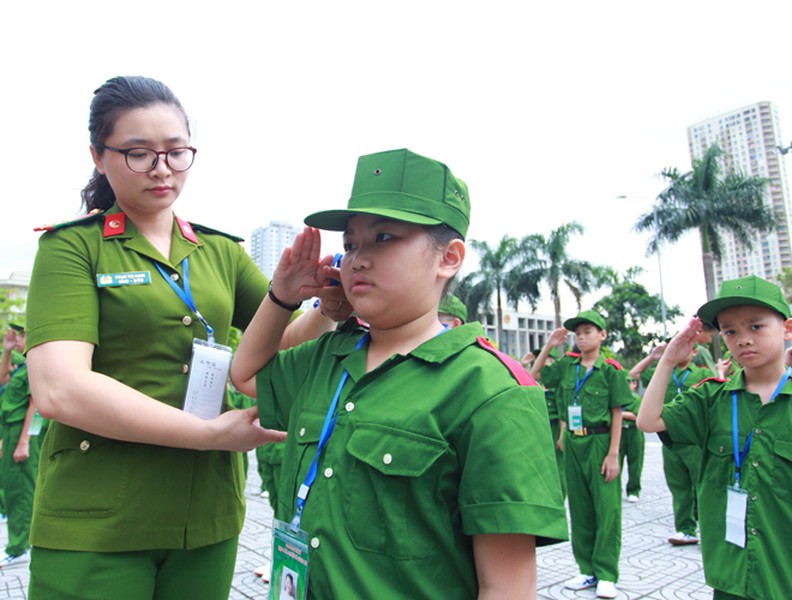 Khởi động chương trình 