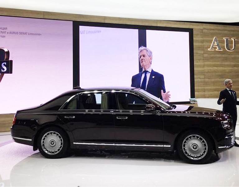 [ẢNH] Siêu xe của Tổng thống Putin được thương mại hóa, có thêm bản mui trần