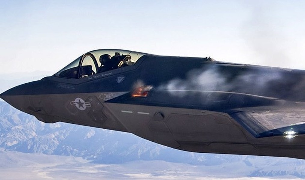 [ẢNH] F-35B Mỹ khai hỏa pháo tàng hình dữ dội ngoài khơi Syria, sự nguy hiểm gần kề cho Syria?