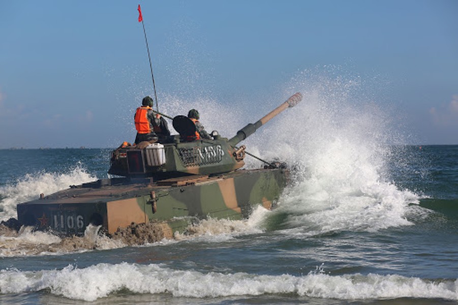 [ẢNH] Trung Quốc triển khai chiến mã thép ZTD-05 tới eo biển Đài Loan