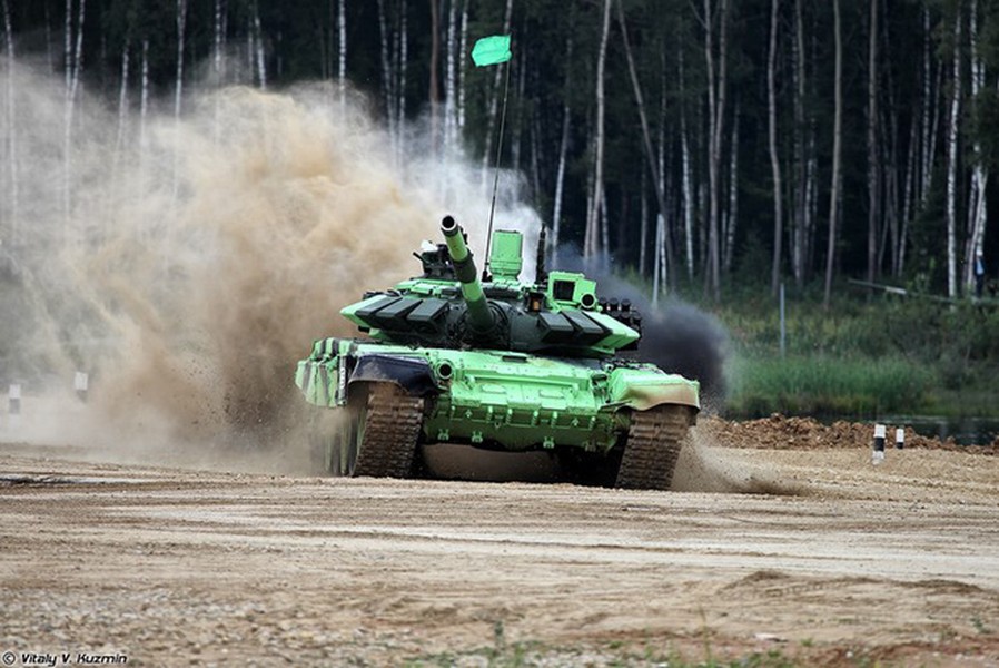[ẢNH] Đội tuyển Việt Nam xuất quân tham dự giải đấu Đua xe tăng tại Nga