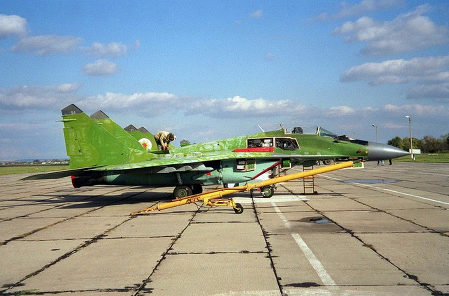 [ẢNH] Mỹ làm cách nào để có được cả phi đội Su-27, MiG-29 hiện đại của Liên Xô?