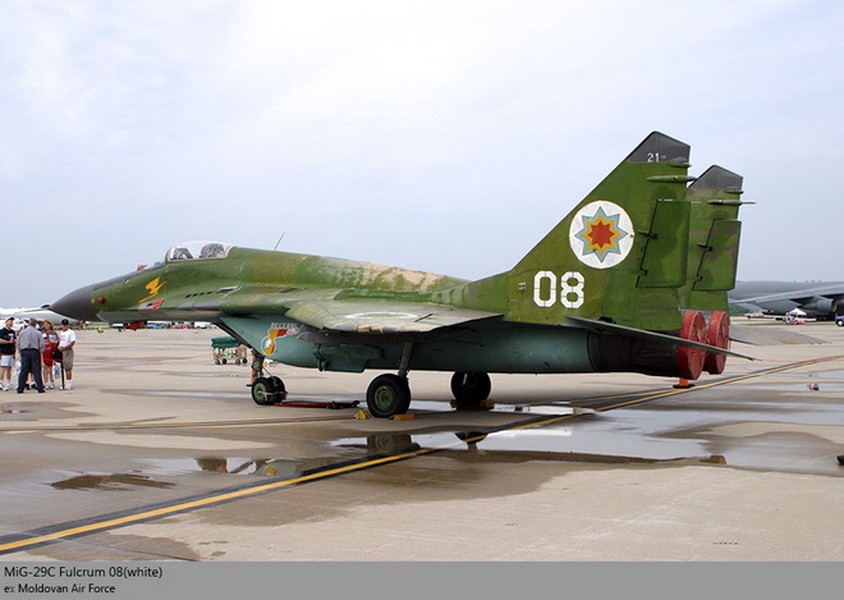 [ẢNH] Mỹ làm cách nào để có được cả phi đội Su-27, MiG-29 hiện đại của Liên Xô?