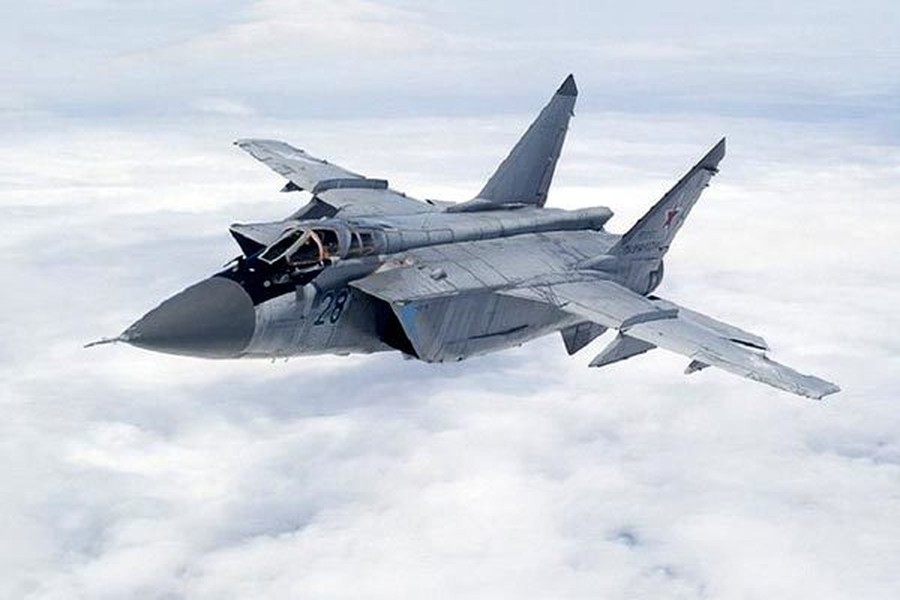 [ẢNH] MiG-31 đối đầu F-22: Chiến thắng tuyệt đối có thực sự thuộc về tiêm kích Nga?