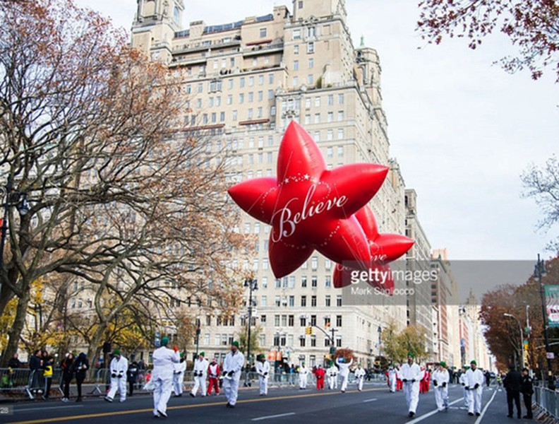 [ẢNH] Tưng bừng cuộc diễu hành bóng bay khổng lồ dịp lễ Tạ ơn ở Mỹ