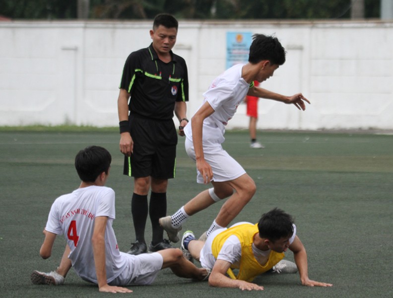 Cựu binh tỏa sáng, THPT Nguyễn Tất Thành giành vé xứng đáng