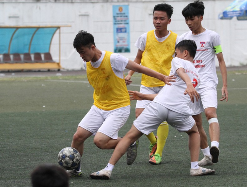 Cựu binh tỏa sáng, THPT Nguyễn Tất Thành giành vé xứng đáng