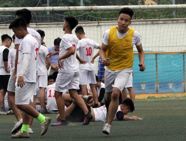 Cựu binh tỏa sáng, THPT Nguyễn Tất Thành giành vé xứng đáng