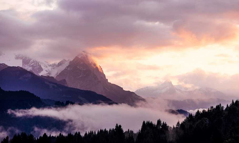 Những dãy núi trên thế giới sở hữu cảnh sắc thiên nhiên đẹp như tranh vẽ