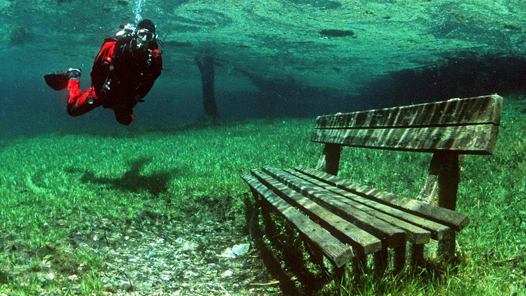 Kỳ quan, mùa hè là hồ lặn, mùa đông là công viên ở Áo