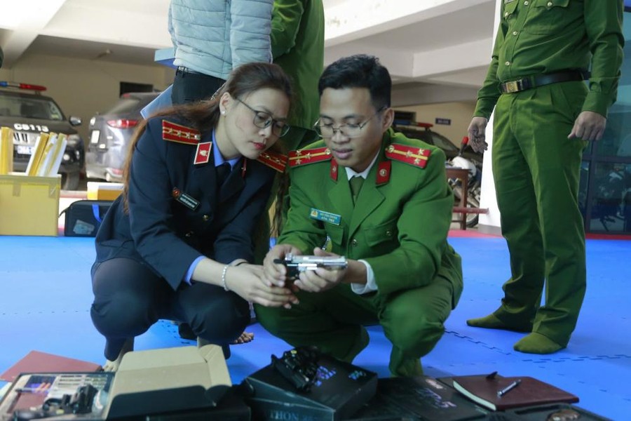 'Điểm danh' các loại súng trong đường dây buôn bán vũ khí 'khủng' 