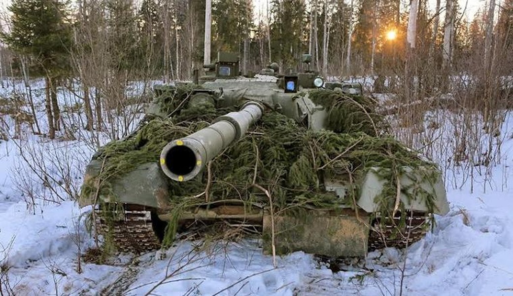 Xe tăng huyền thoại trang bị cho lực lượng đặc biệt được Nga điều tới biên giới Ukraine
