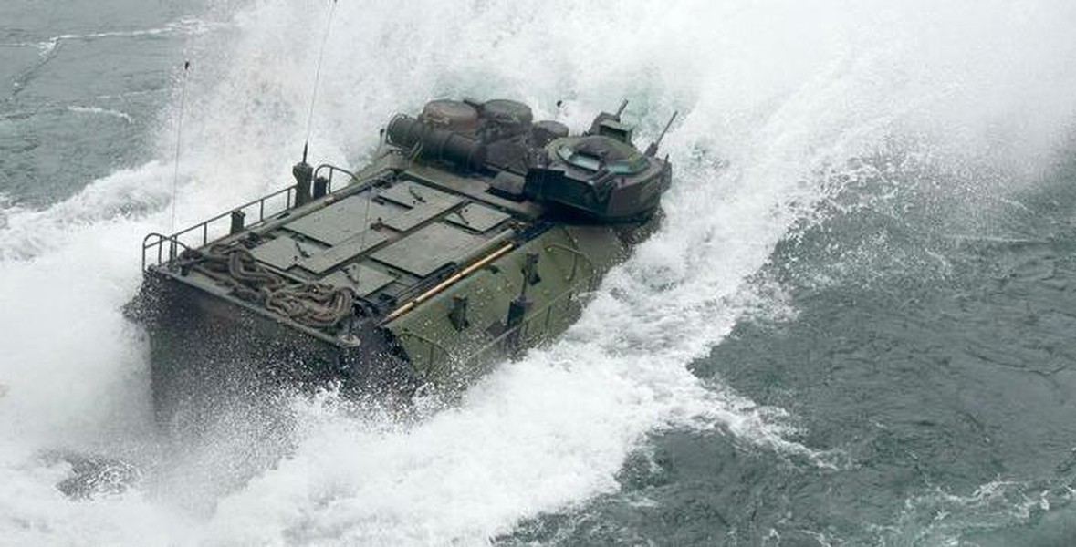 Vì sao Mỹ cấm thiết giáp lội nước AAV7A1…xuống nước?