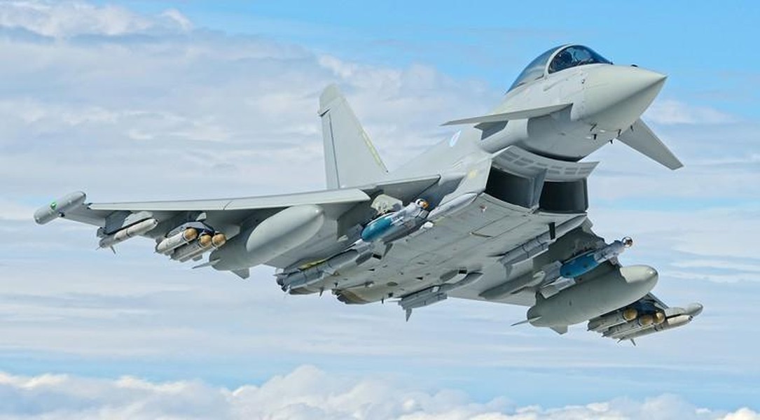 Tiêm kích Typhoon của không quân Anh lần đầu diệt máy bay trong suốt hơn 70 năm qua