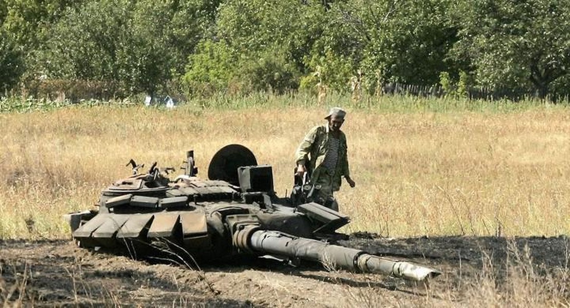 Hàng loạt xe tăng chiến đấu chủ lực T-72B3 Nga bị sa lầy gần Ukraine
