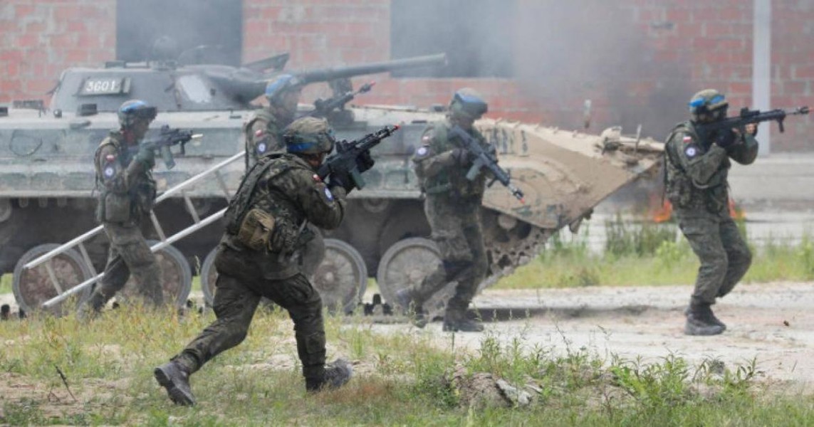 Mỹ nói Nga sẽ tràn quân vào Ukraine trong vài giờ tới