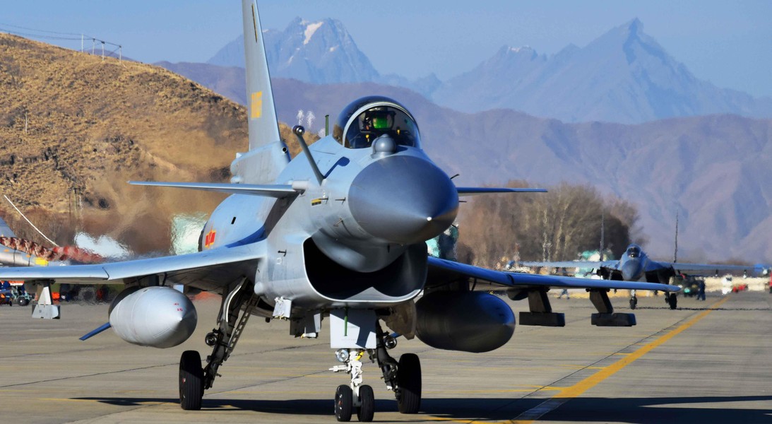 Trung Quốc xuất khẩu thành công tiêm kích J-10C cho Pakistan
