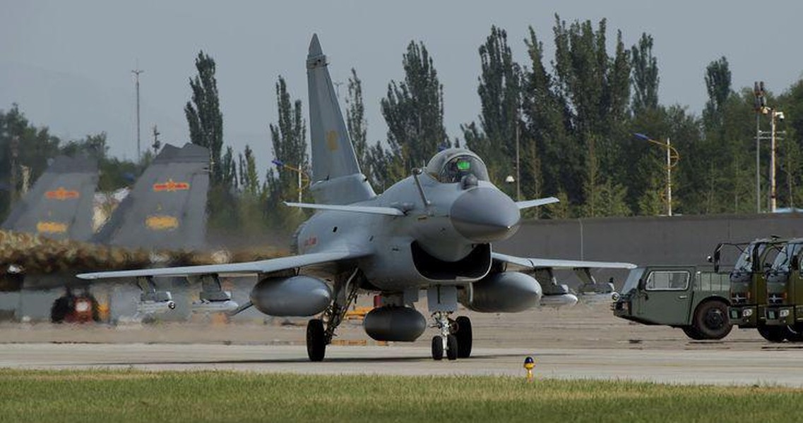 Trung Quốc xuất khẩu thành công tiêm kích J-10C cho Pakistan