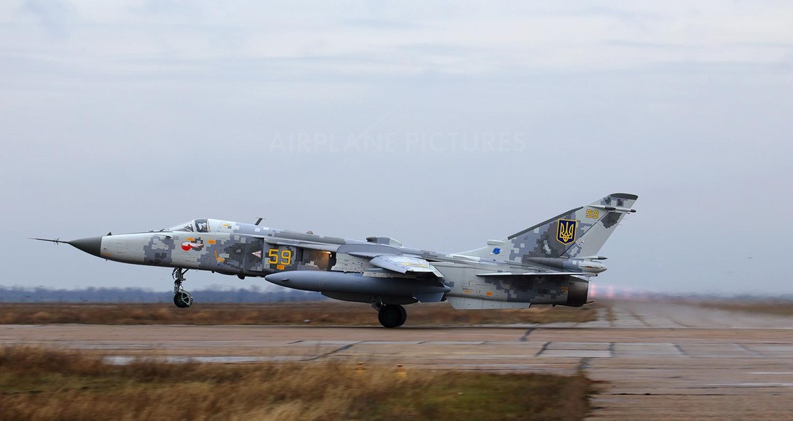 'Kiếm sĩ' Su-24 Ukraine 'gãy cánh' dưới đòn đánh của Nga
