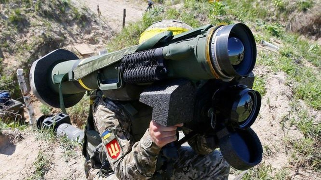 Hàng nghìn vũ khí chống tăng, hàng trăm tên lửa từ Mỹ ồ ạt tiếp sức cho Ukraine 