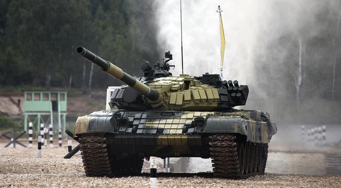 Xe tăng T-72B bị bắn gãy pháo tại chiến trường Ukraine