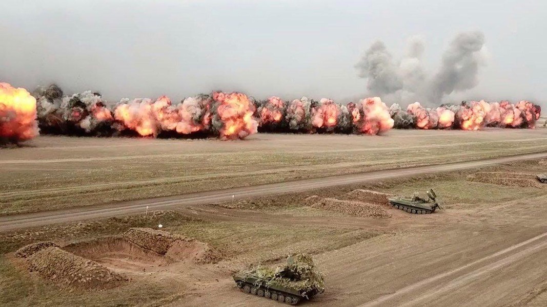 'Hỏa thần nhiệt áp' TOS-1A khai hỏa dữ dội bẻ gãy sức kháng cự tại Mariupol