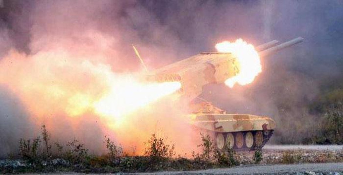 'Hỏa thần nhiệt áp' TOS-1A khai hỏa dữ dội bẻ gãy sức kháng cự tại Mariupol