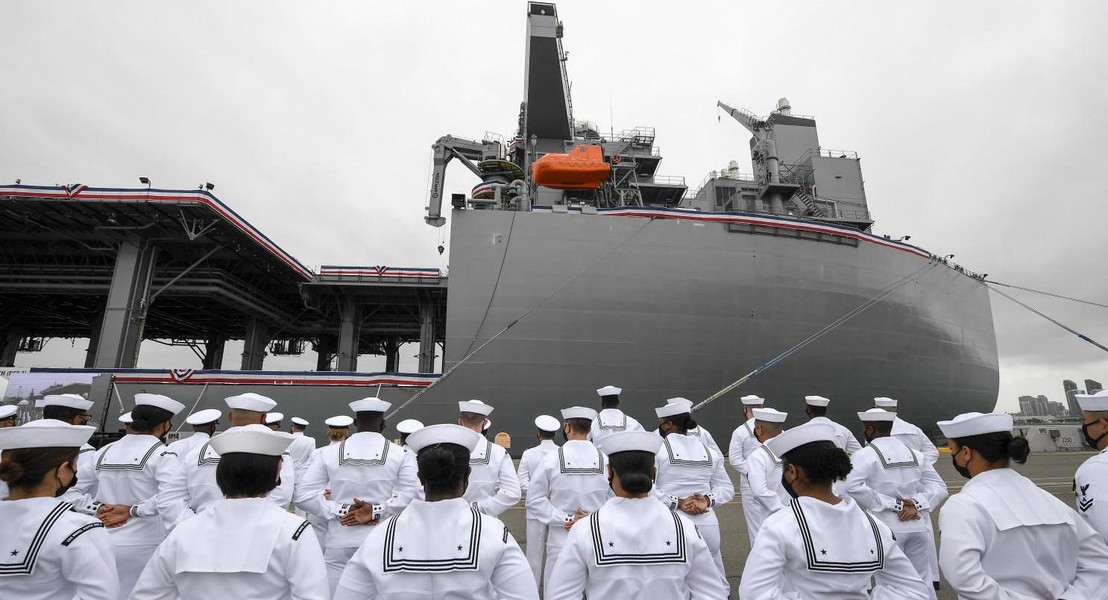 Tàu đổ bộ viễn chinh khổng lồ USS Miguel Keith của Mỹ vào Biển Đông