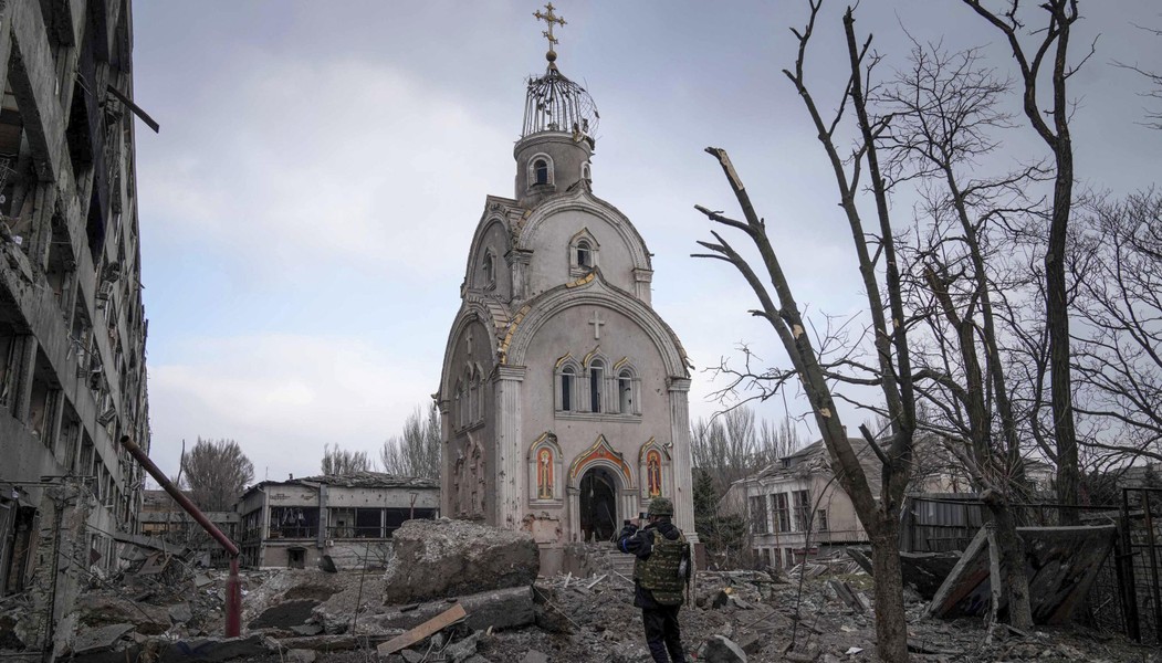 Tòa thị chính Mariupol thất thủ dưới bước tiến quân Chechnya