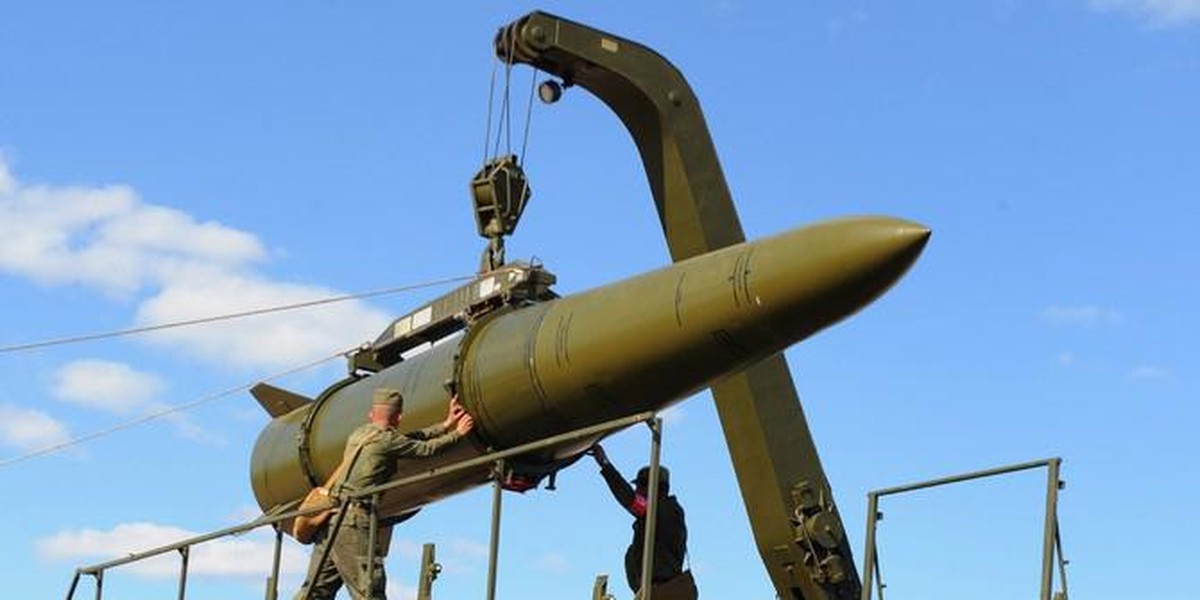 Tên lửa Iskander-M Nga đang thị uy tại Ukraine khiến Đức lạnh gáy