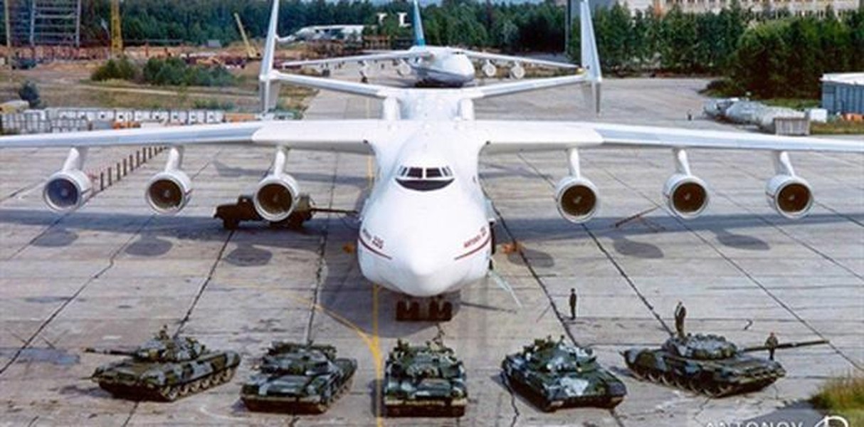 Máy bay lớn nhất thế giới Antonov AN-225 của Ukraine hóa sắt vụn