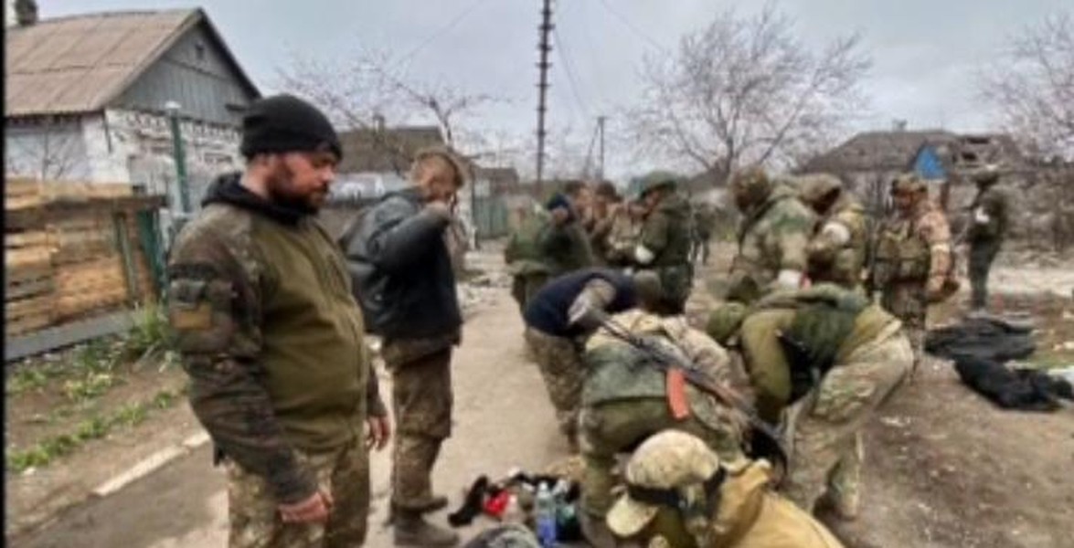 1.026 lính Ukraine ra hàng tại Mariupol, cứ điểm tử thủ cuối cùng bên bờ sụp đổ?