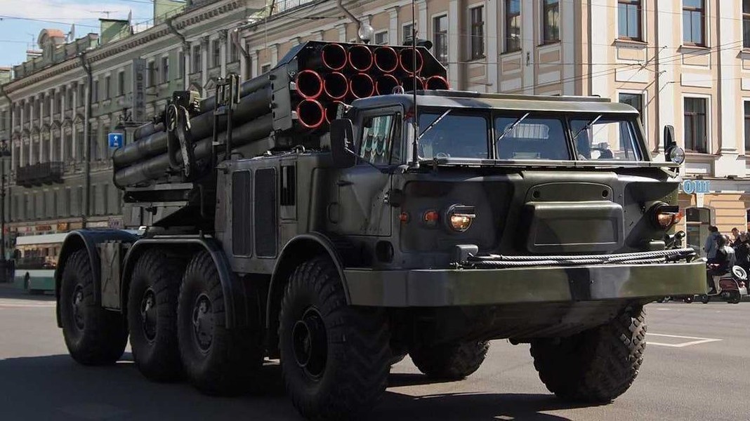 Pháo phản lực 'Bão táp' BM-27 Nga tung đòn hủy diệt mục tiêu của Ukraine