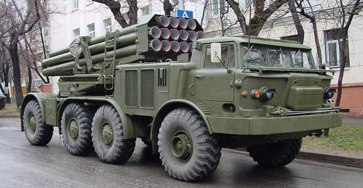 Pháo phản lực 'Bão táp' BM-27 Nga tung đòn hủy diệt mục tiêu của Ukraine