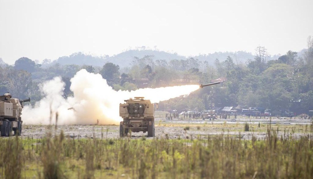 Mỹ bắt đầu chuyển 'cơn mua thép' M142 HIMARS cho Ukraine